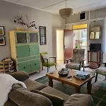 Cheerful And Spacious 4-bedroom Σπίτι διακοπών *