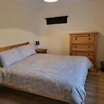 Σπίτι διακοπών Cheerful And Spacious 4-bedroom