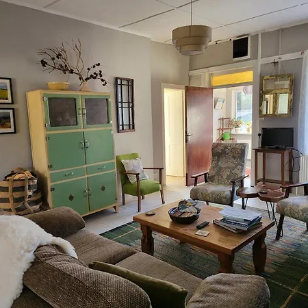 Cheerful And Spacious 4-bedroom Hébergement de vacances *