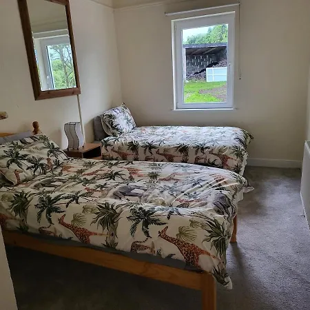 Cheerful And Spacious 4-bedroom *