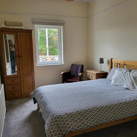 Cheerful And Spacious 4-bedroom Hébergement de vacances Rosmuck