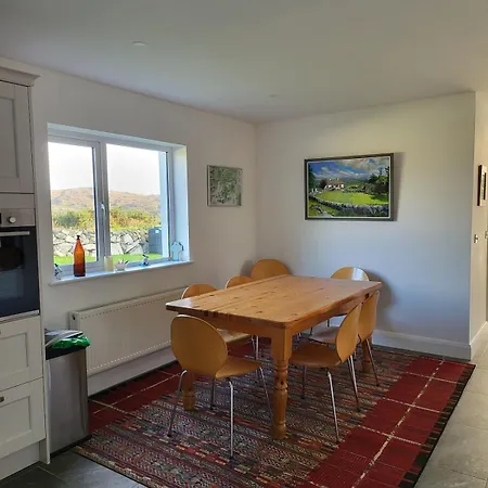 Cheerful And Spacious 4-bedroom Rosmuck