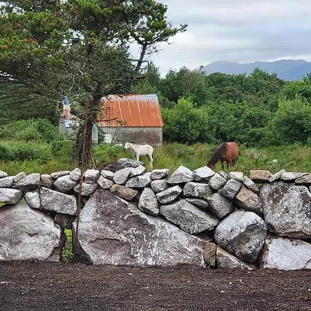 Hébergement de vacances Cheerful And Spacious 4-bedroom *