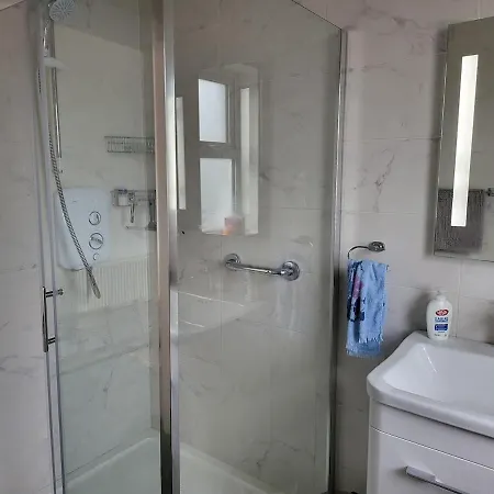 Cheerful And Spacious 4-bedroom