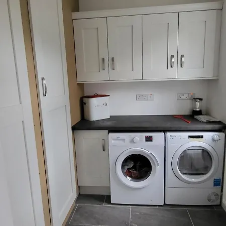 Cheerful And Spacious 4-bedroom