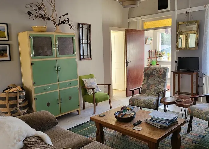 Cheerful And Spacious 4-bedroom Hébergement de vacances *