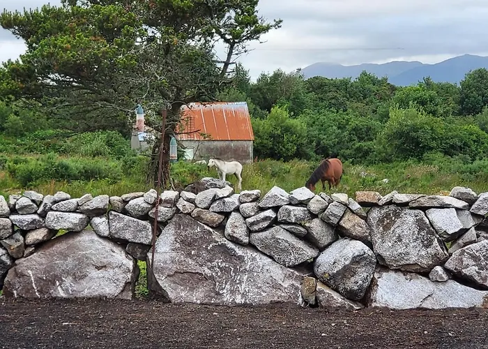 Дом отдыха Cheerful And Spacious 4-bedroom *
