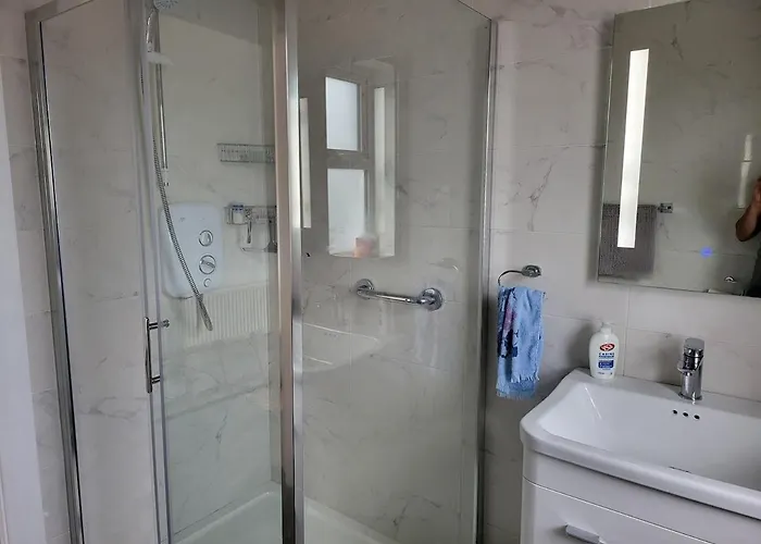 Cheerful And Spacious 4-bedroom