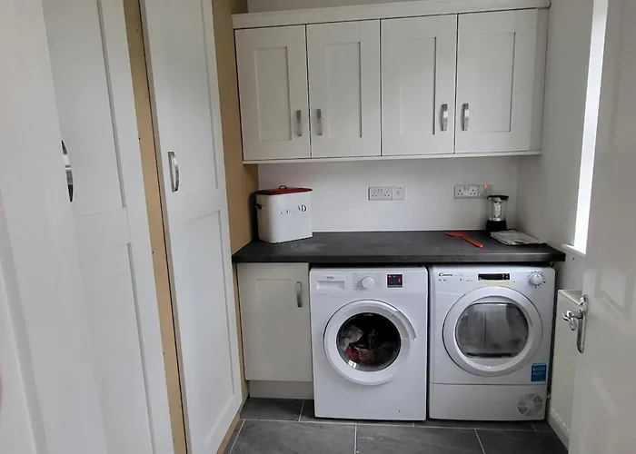 Cheerful And Spacious 4-bedroom