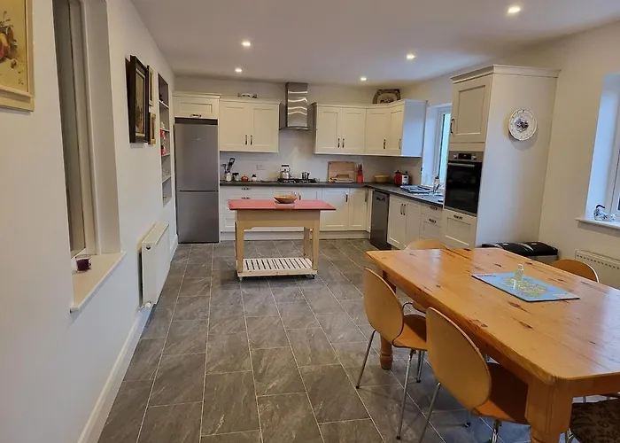 Cheerful And Spacious 4-bedroom * Rosmuck